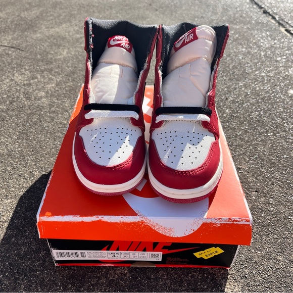 Nike Air Jordan 1 High Lost and Found Chicago New Size 4Y / 5.5W - Picture 2 of 6